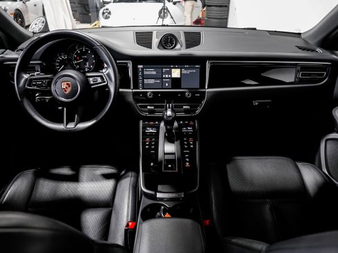 Used 2024 Porsche Macan image 15