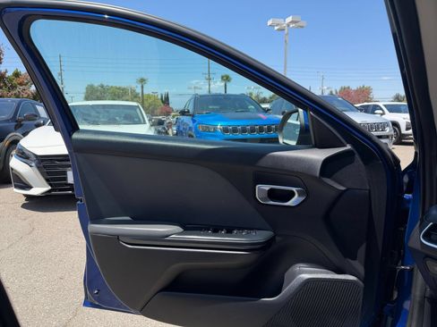 Used 2025 Kia K4 FWD image 18