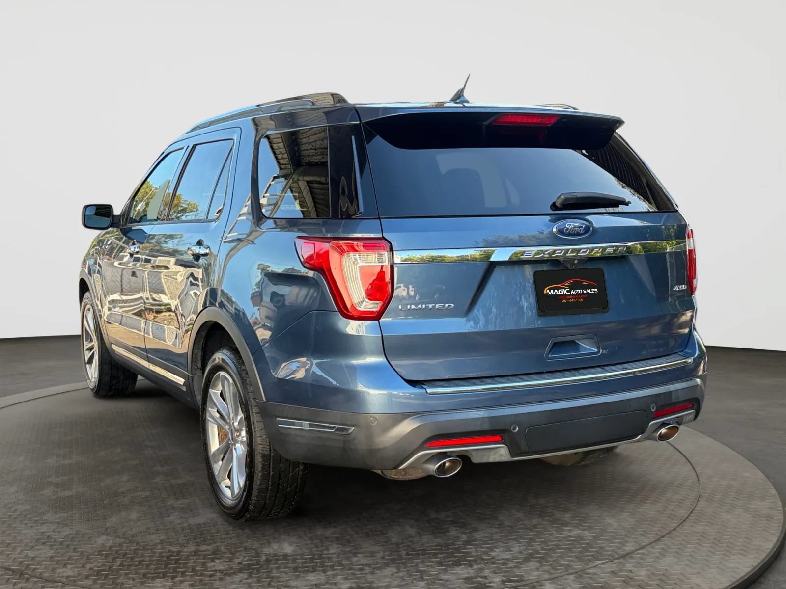 Used 2018 Ford Explorer Limited AWD/4WD image 8
