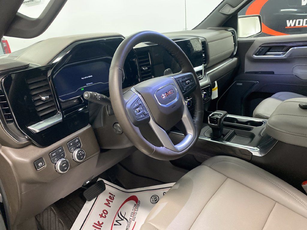 Used 2025 GMC Sierra 1500 SLT w/ SLT Premium Plus Package AWD/4WD image 14