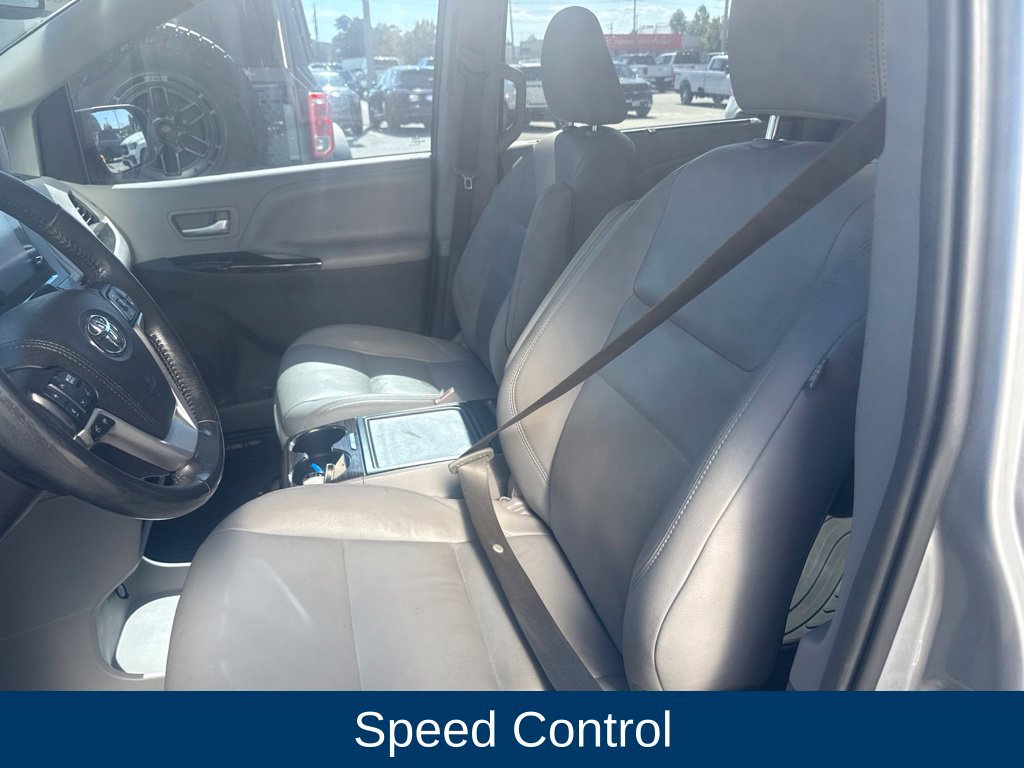 Used 2017 Toyota Sienna Limited FWD image 13