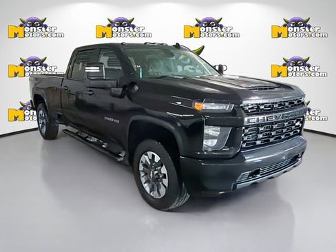 Used 2022 Chevrolet Silverado 2500 Custom w/ Custom Value Package image 3