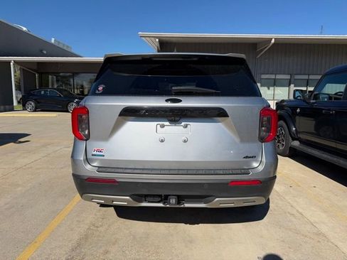 Used 2021 Ford Explorer XLT w/ Equipment Group 202A AWD/4WD image 6