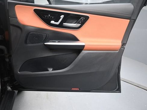 Used 2025 Mercedes-Benz GLC 300 image 30
