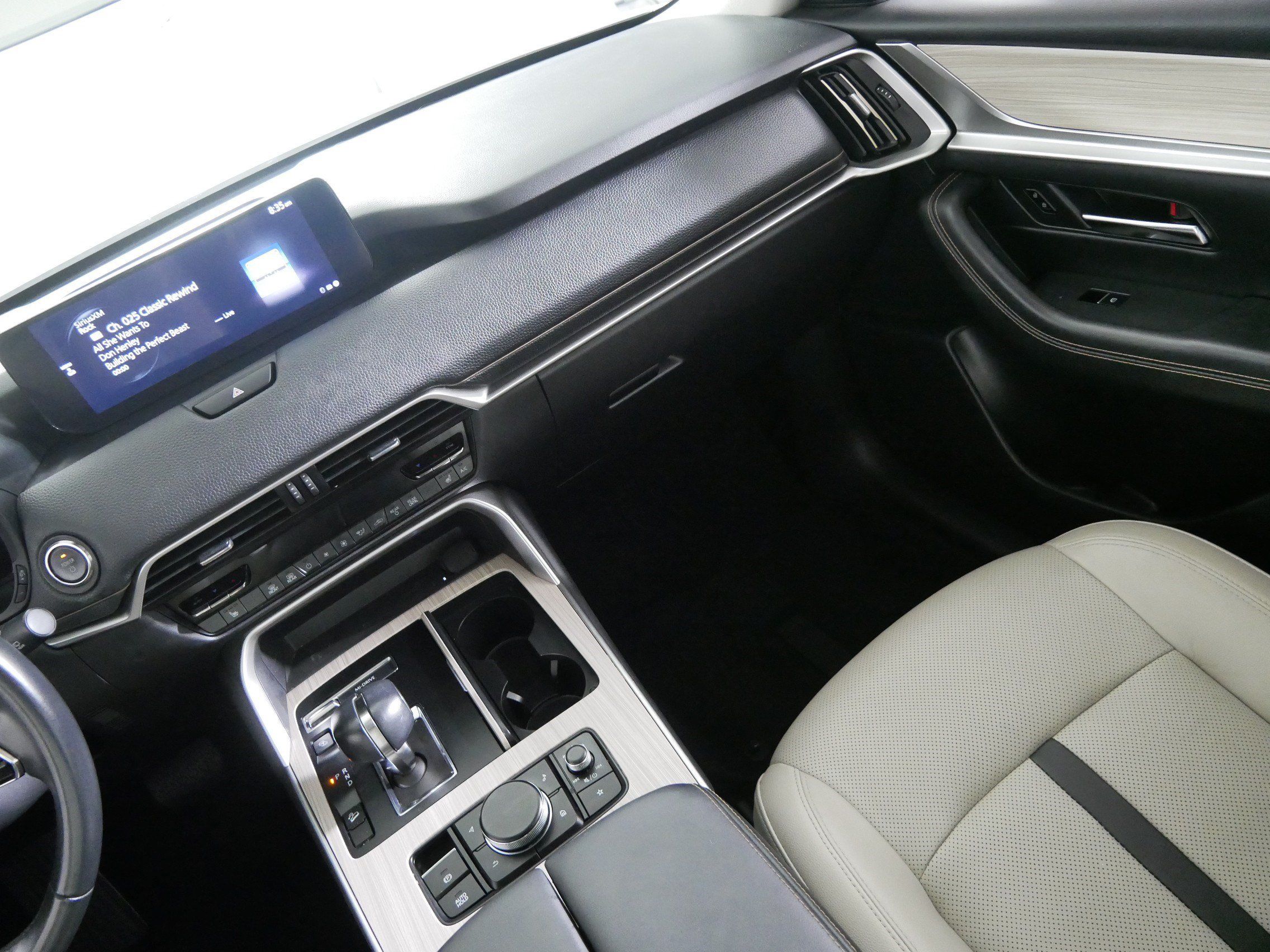 Used 2024 MAZDA CX-90 Plug-In Hybrid w/ Premium Pkg AWD/4WD image 11