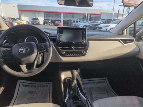 Used 2022 Toyota Corolla LE FWD image 12