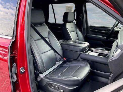 Used 2023 GMC Yukon Denali image 30