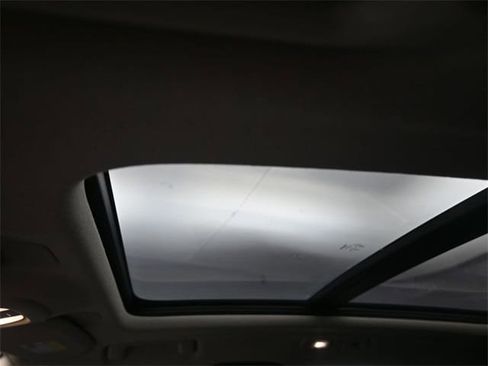 Certified 2024 Volvo XC40 B5 Plus w/ Protection Package Premier image 19