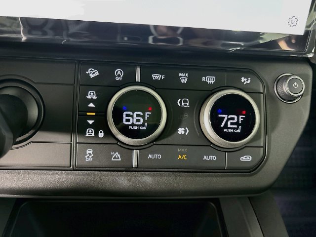 New 2026 Land Rover Defender 110 X-Dynamic SE AWD/4WD image 17