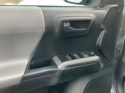 Used 2022 Toyota Tacoma SR5 image 20