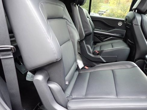 New 2025 Lincoln Navigator Reserve w/ Jet Appearance Package image 13