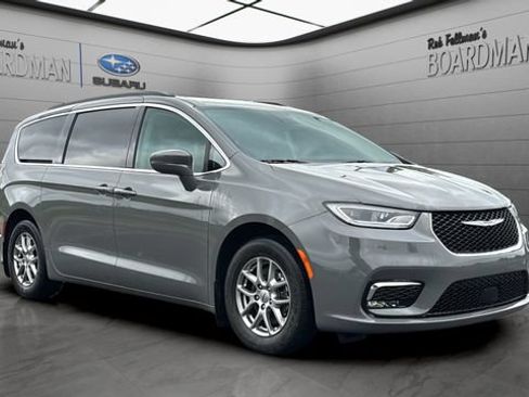 Used 2021 Chrysler Pacifica Touring w/ Cold Weather Group FWD image 1