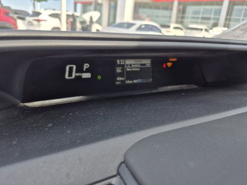 Used 2018 Toyota Prius C One FWD image 10