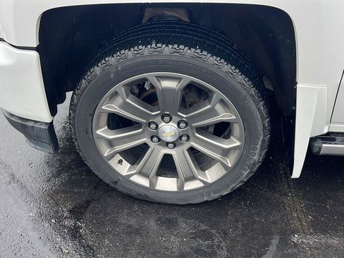 Used 2018 Chevrolet Silverado 1500 High Country AWD/4WD image 34