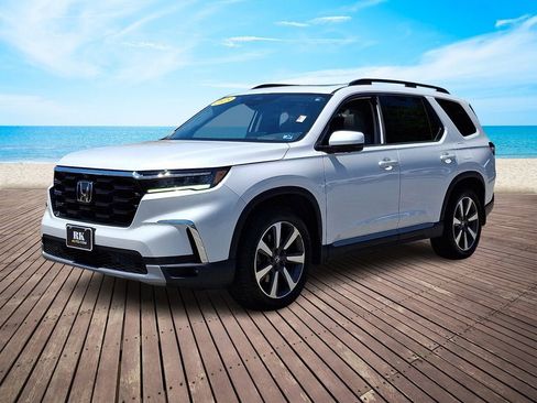 Used 2023 Honda Pilot Elite image 3