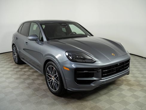 New 2026 Porsche Cayenne GTS AWD/4WD image 27