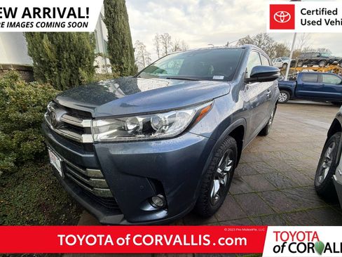 Used 2017 Toyota Highlander Limited Platinum image 1