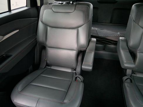 Used 2025 Ford Explorer Active w/ Active Comfort Package AWD/4WD image 13