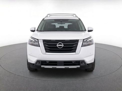 Used 2024 Nissan Pathfinder SL AWD/4WD image 5