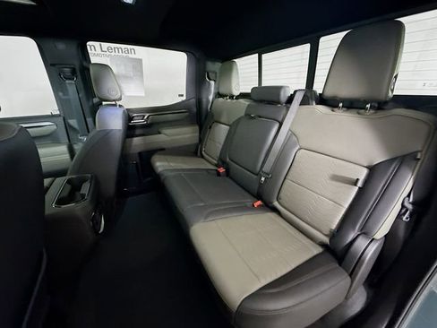 Used 2025 Chevrolet Silverado 1500 ZR2 w/ Technology Package image 28