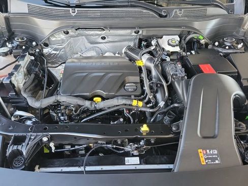 Used 2025 Chevrolet Trax LT w/ LT Convenience Package image 30