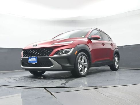 Used 2023 Hyundai Kona SEL w/ Winter Weather Package image 32