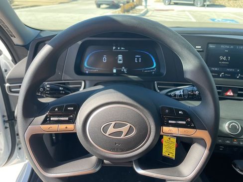 New 2026 Hyundai Elantra SE image 18