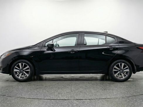 Used 2025 Nissan Versa SV image 5