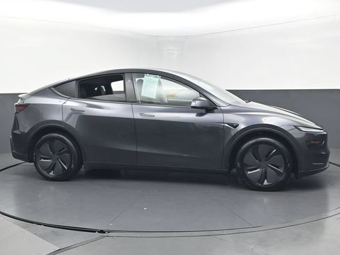 Used 2026 Tesla Model Y Long Range AWD/4WD image 5