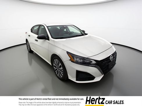 Used 2025 Nissan Altima 2.5 SV image 1