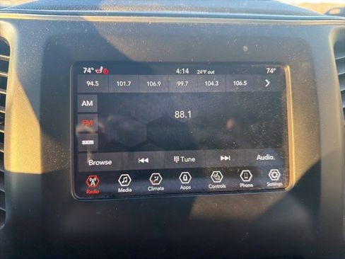 Used 2019 Jeep Cherokee Latitude Plus image 38