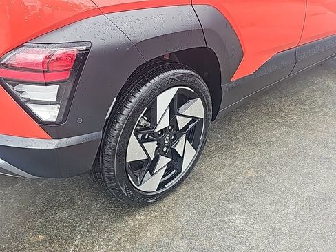 Used 2024 Hyundai Kona Limited image 8