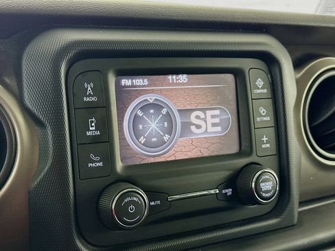 Used 2020 Jeep Wrangler Sport image 17