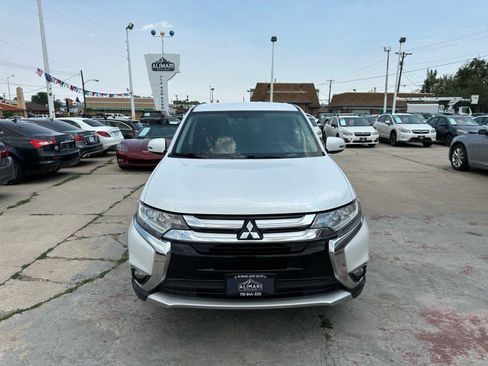 Used 2016 Mitsubishi Outlander SE AWD/4WD image 2