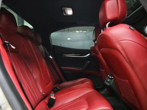 Used 2021 Maserati Ghibli GranLusso image 32