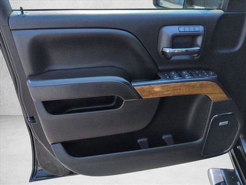 Used 2018 Chevrolet Silverado 2500 High Country AWD/4WD image 11
