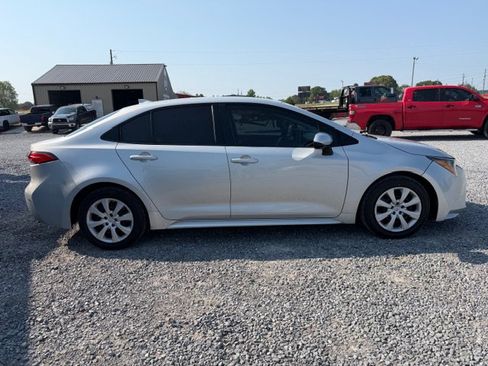 Used 2021 Toyota Corolla LE FWD image 5
