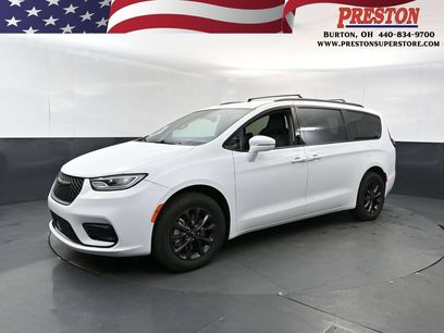 Used 2022 Chrysler Pacifica Touring-L w/ S Appearance Package