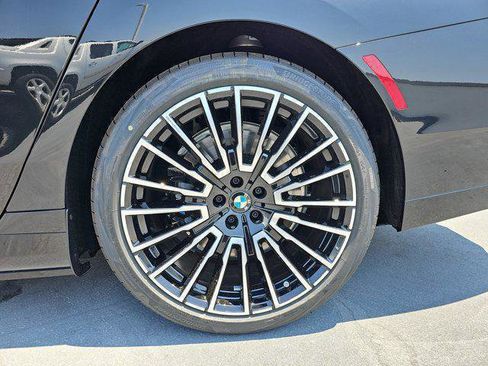 New 2025 BMW i7 xDrive60 image 34