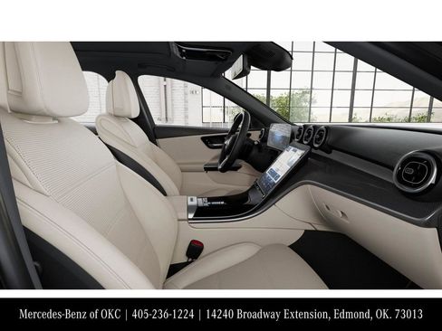 Used 2025 Mercedes-Benz C 300 4MATIC Sedan image 4