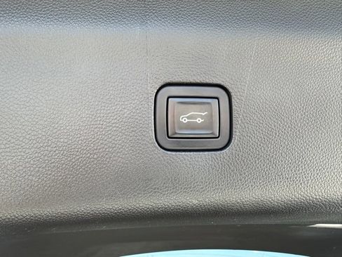 Used 2022 Buick Enclave Premium image 27