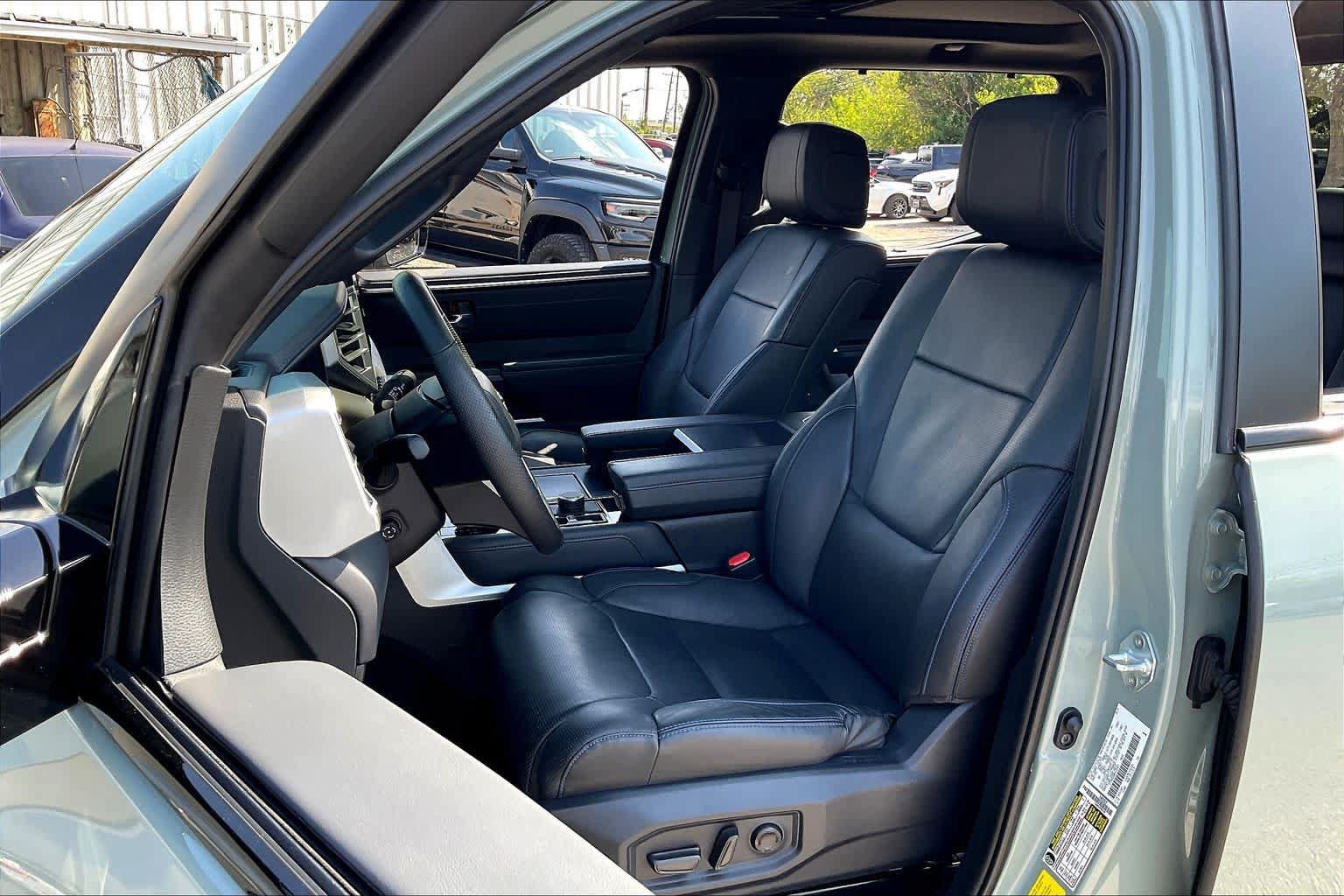Used 2024 Toyota Tundra Platinum AWD/4WD image 8