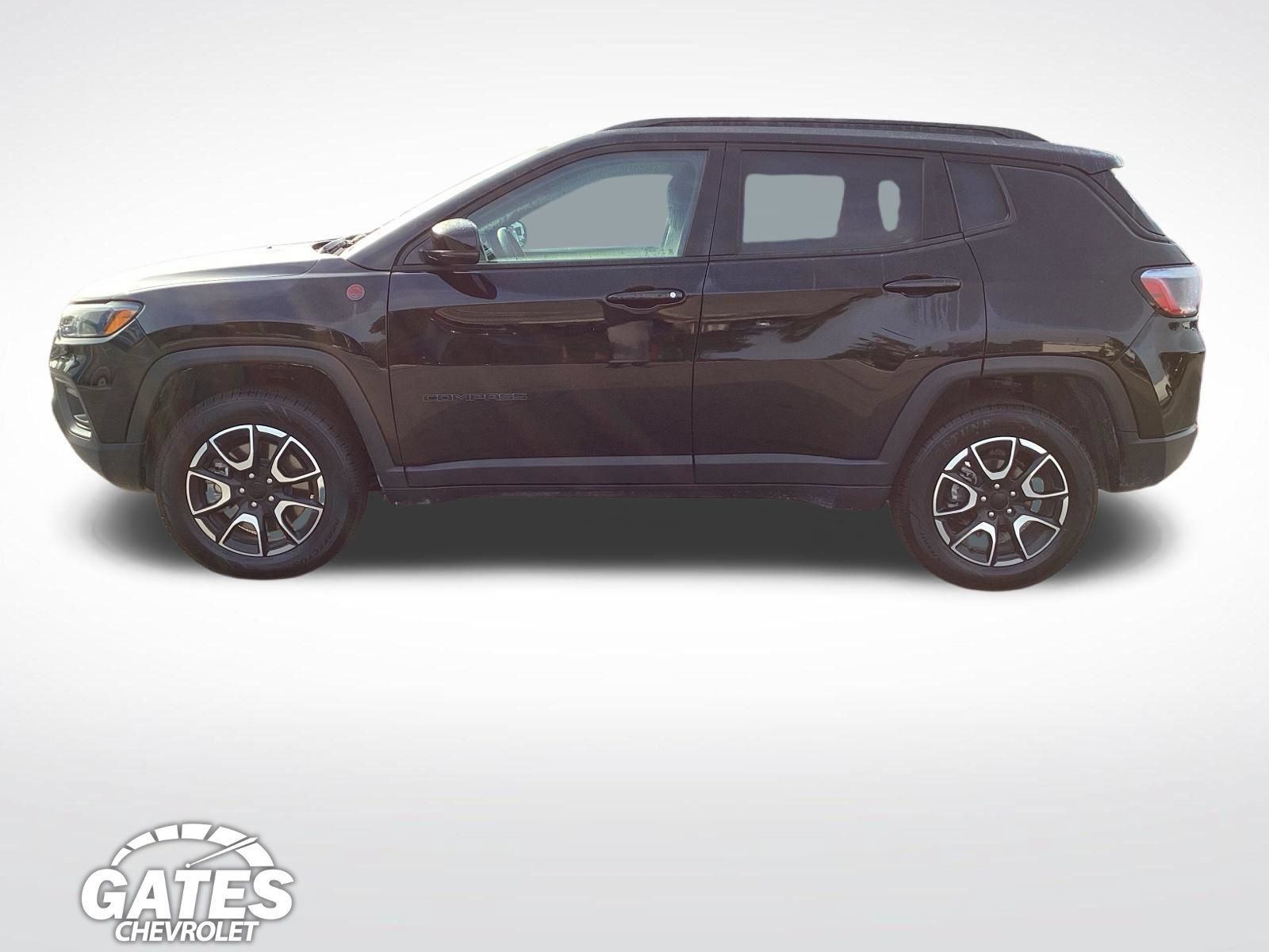 Used 2024 Jeep Compass Trailhawk AWD/4WD image 6