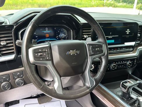 Used 2024 Chevrolet Silverado 1500 RST w/ Convenience Package II AWD/4WD image 18