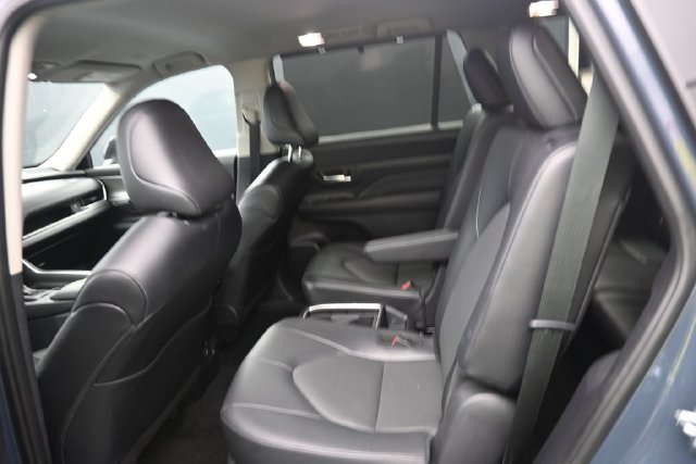 Used 2026 Toyota Grand Highlander AWD image 38