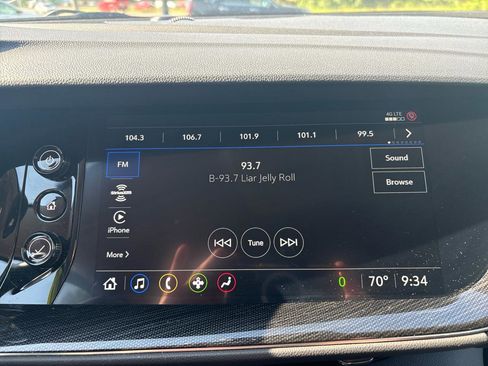 Used 2022 Buick Envision Preferred AWD/4WD image 13