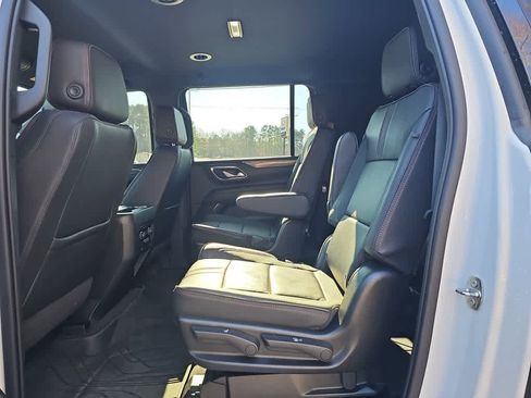 Used 2022 Chevrolet Suburban RST w/ Luxury Package image 23