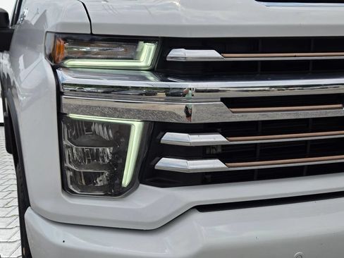 Used 2021 Chevrolet Silverado 3500 High Country w/ Z71 Off-Road Package AWD/4WD image 2