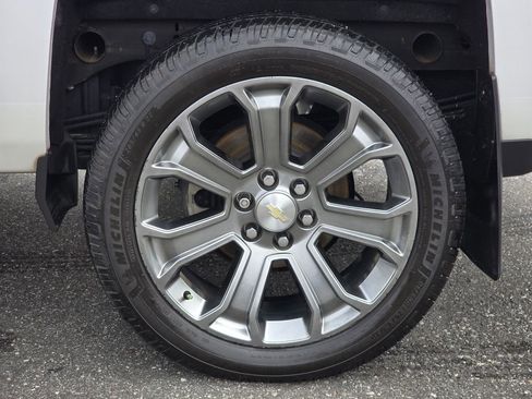 Used 2018 Chevrolet Silverado 1500 High Country image 25