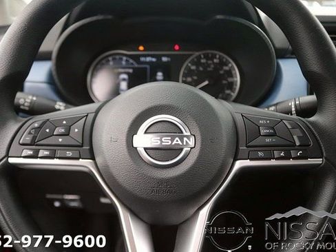 New 2025 Nissan Versa SV image 15